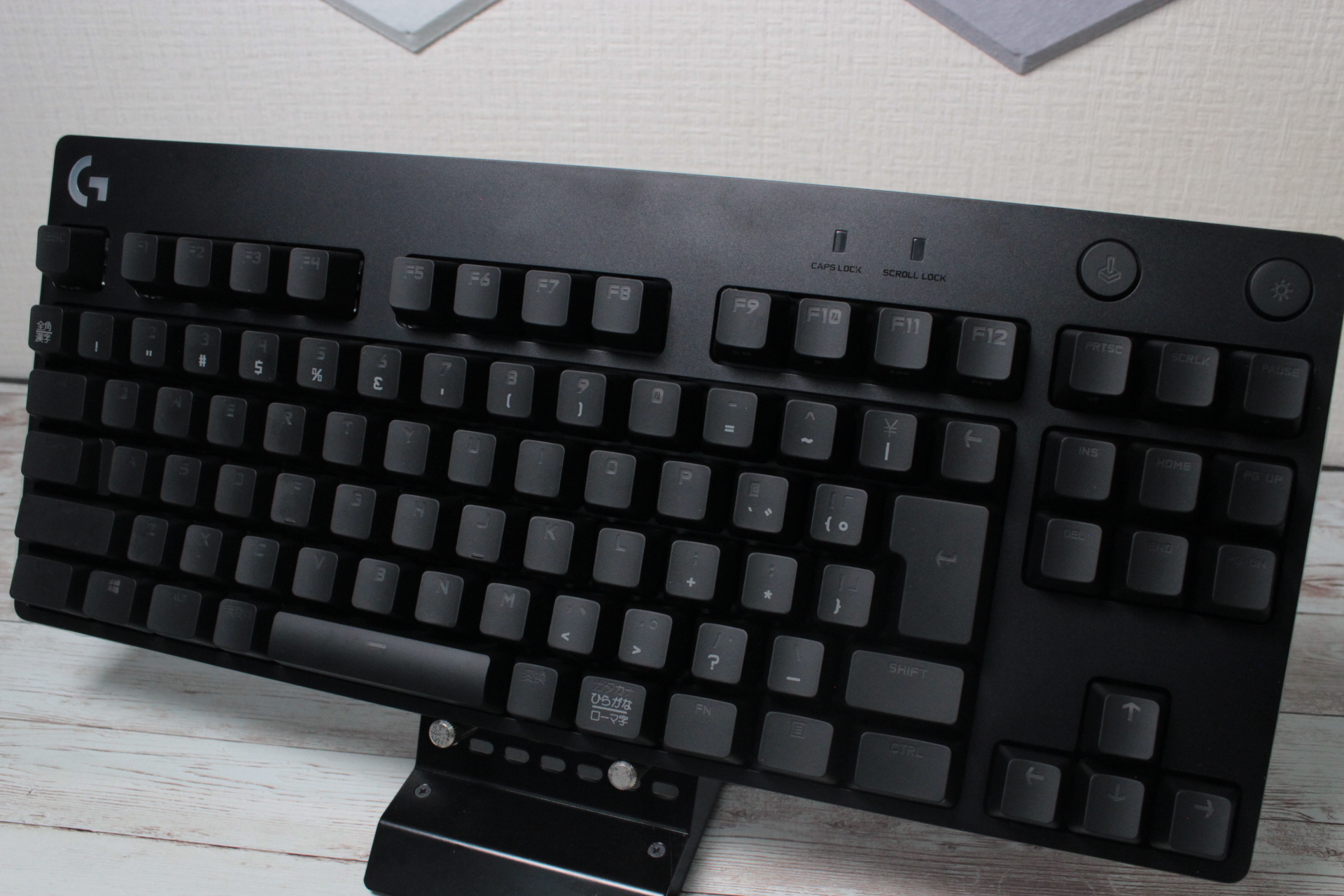 G913TKLとGPRO X SUPERLIGHT キーボード